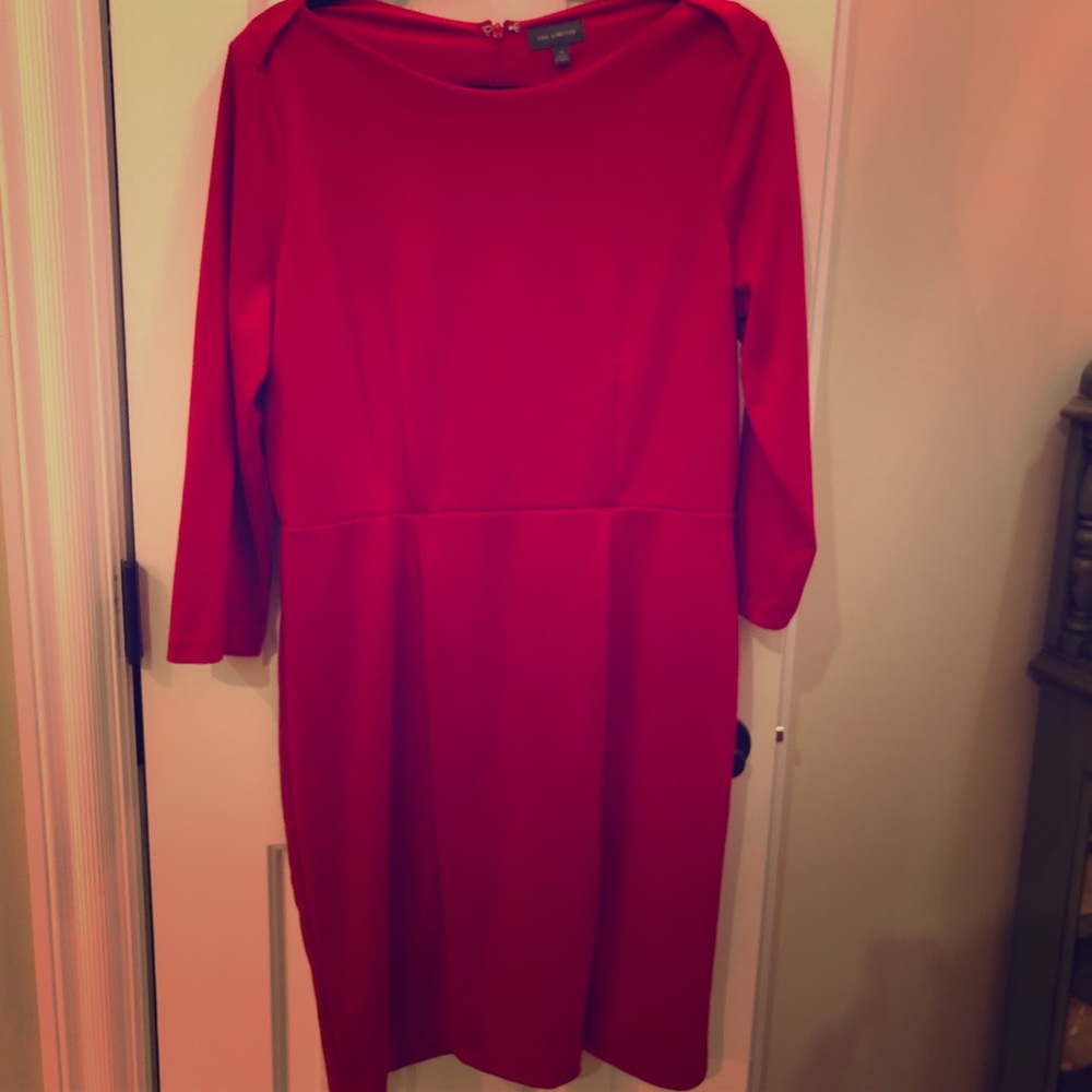 Limited - 14. TTS. Pet and Smoke free. Worn once.